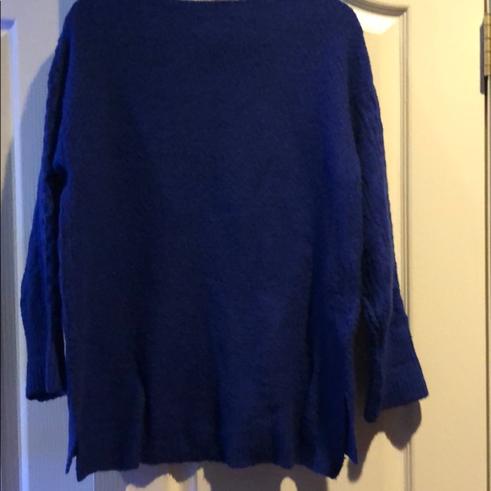 Sweater - Picture 4 of 6